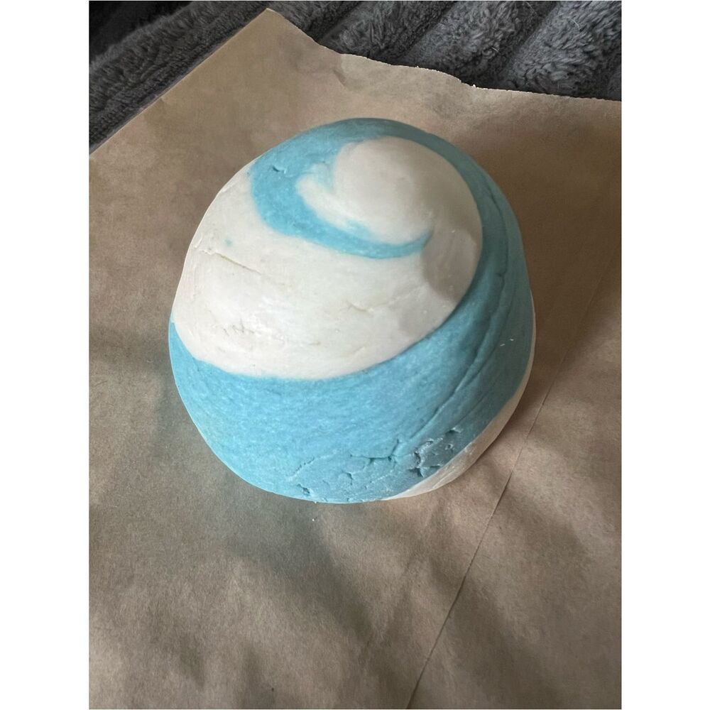 Lush Blue Skies and Fluffy Clouds Bubble Bar DISCONTINUED - Picture 2 of 7